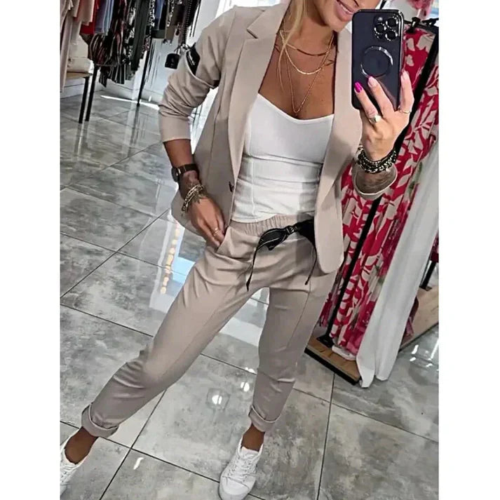 Ksenia | Conjunto confeccionado con blazer suave y joggers holgados