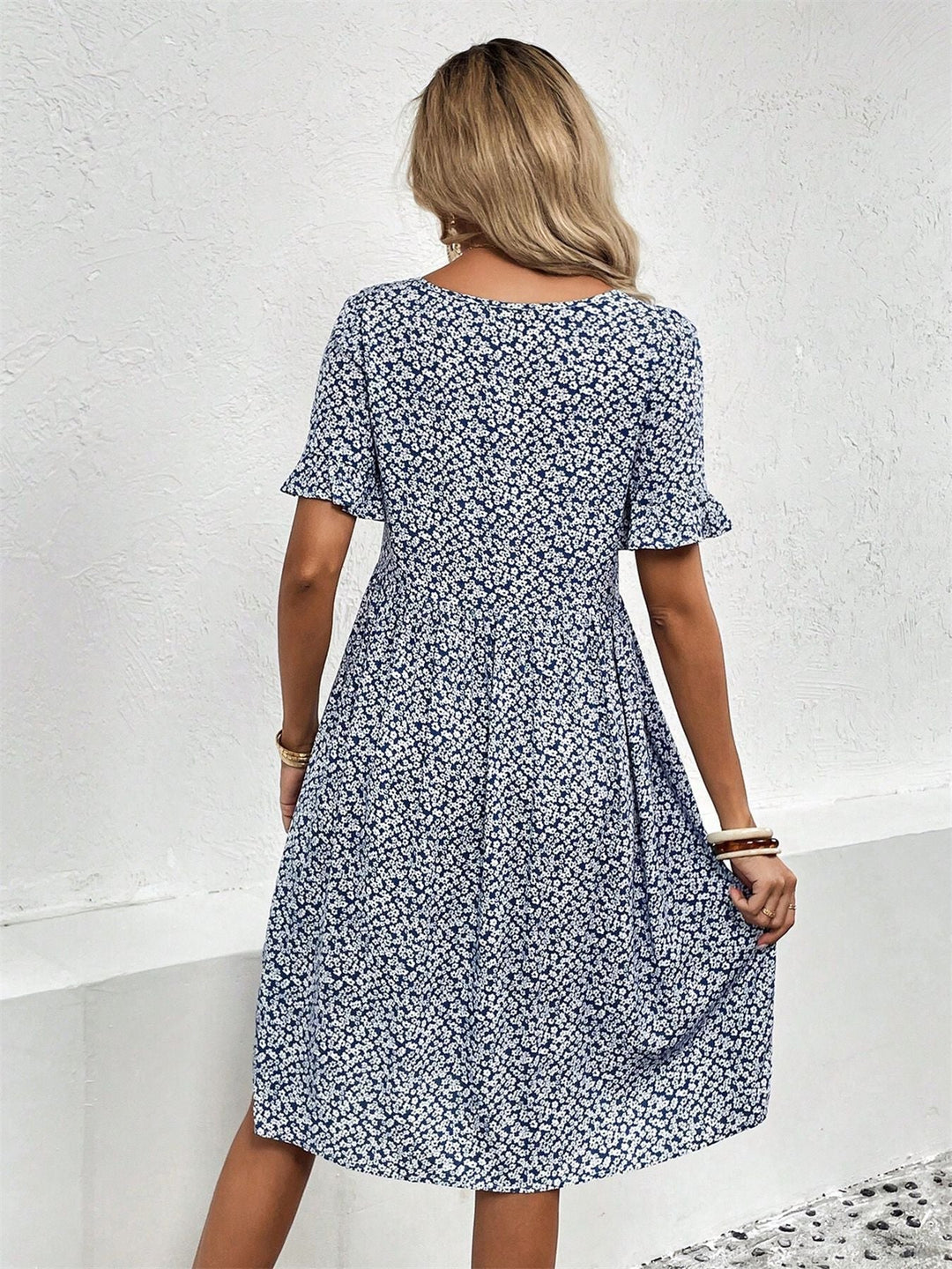 ELIZA | VESTIDO DE VERANO ESTAMPADO FLORAL CON COBERTURA EN EL ABDOMEN
