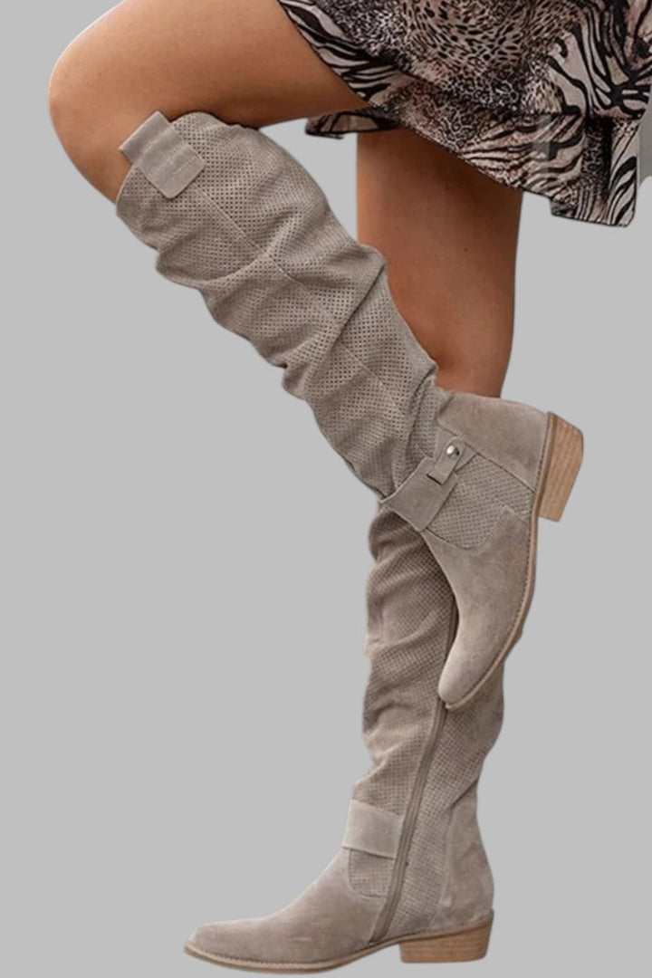 Magdalena | Botas hasta la rodilla con diseño calado y caña suelta