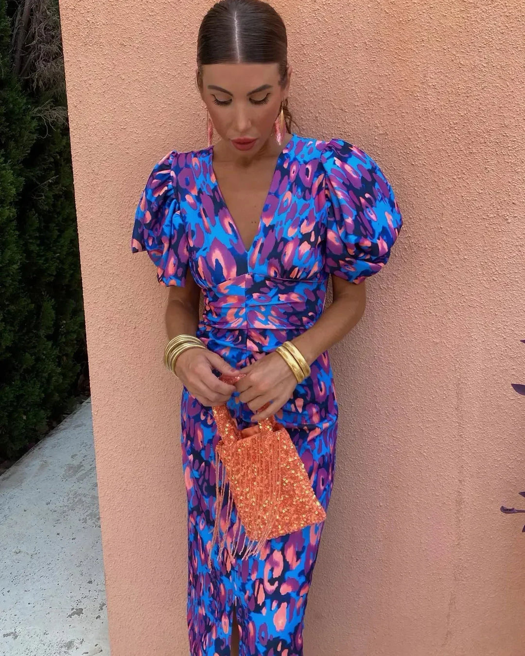 SIMONA | Vestido elegante con escote en V y mangas abullonadas